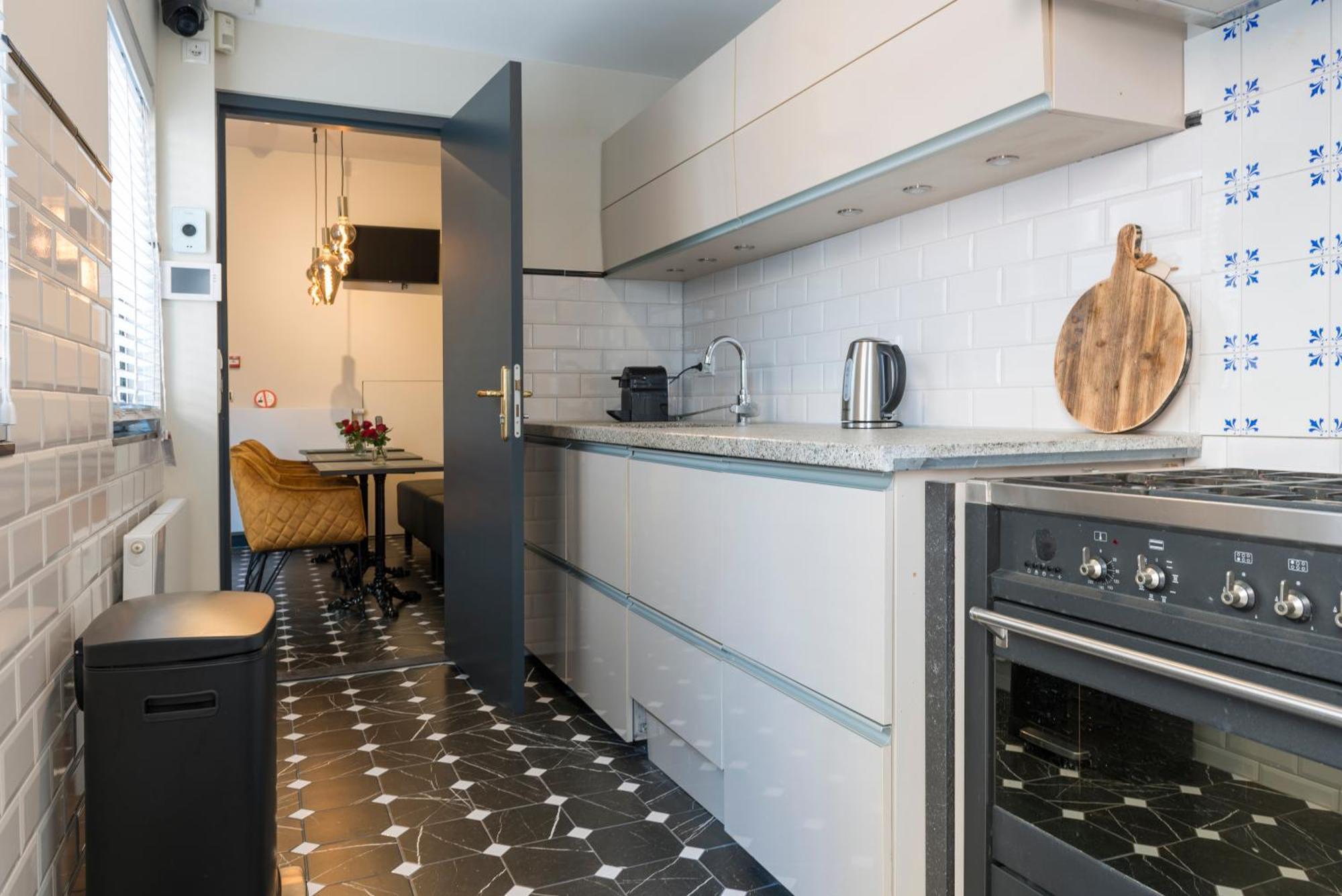 Petite Room With Wifi, Ac, And Shared Kitchen Tilburg Esterno foto