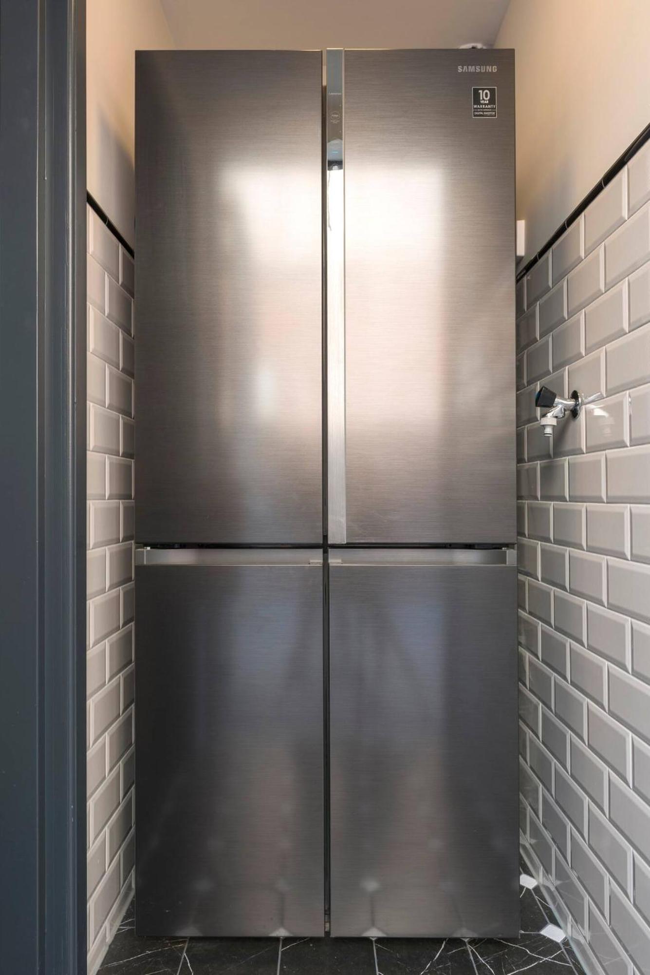 Petite Room With Wifi, Ac, And Shared Kitchen Tilburg Esterno foto