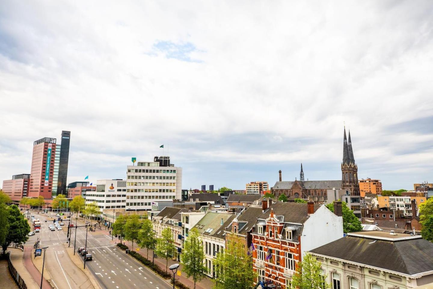 Petite Room With Wifi, Ac, And Shared Kitchen Tilburg Esterno foto