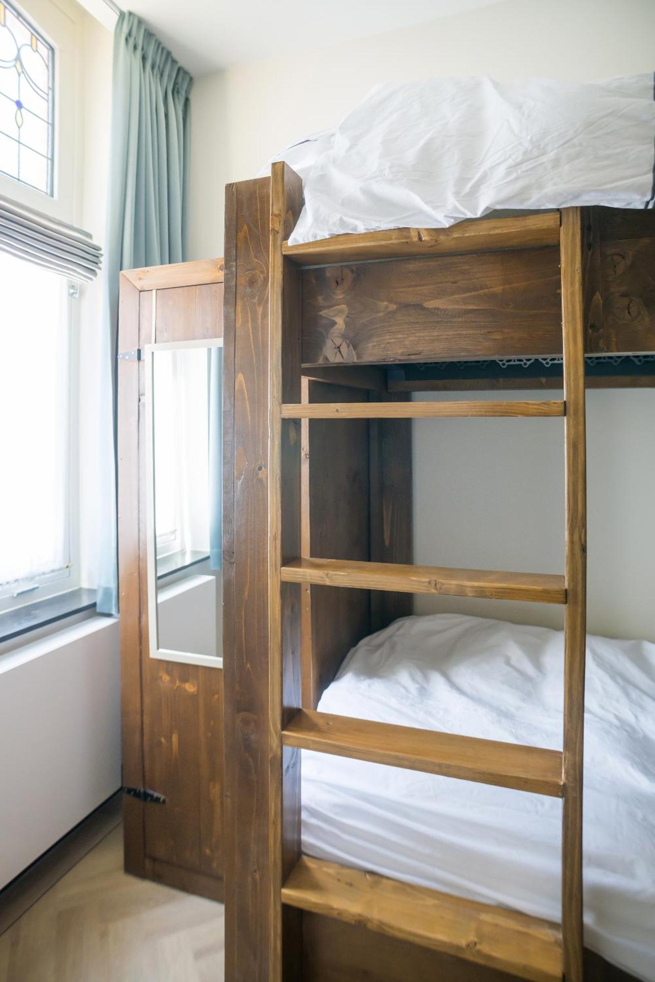 Petite Room With Wifi, Ac, And Shared Kitchen Tilburg Esterno foto
