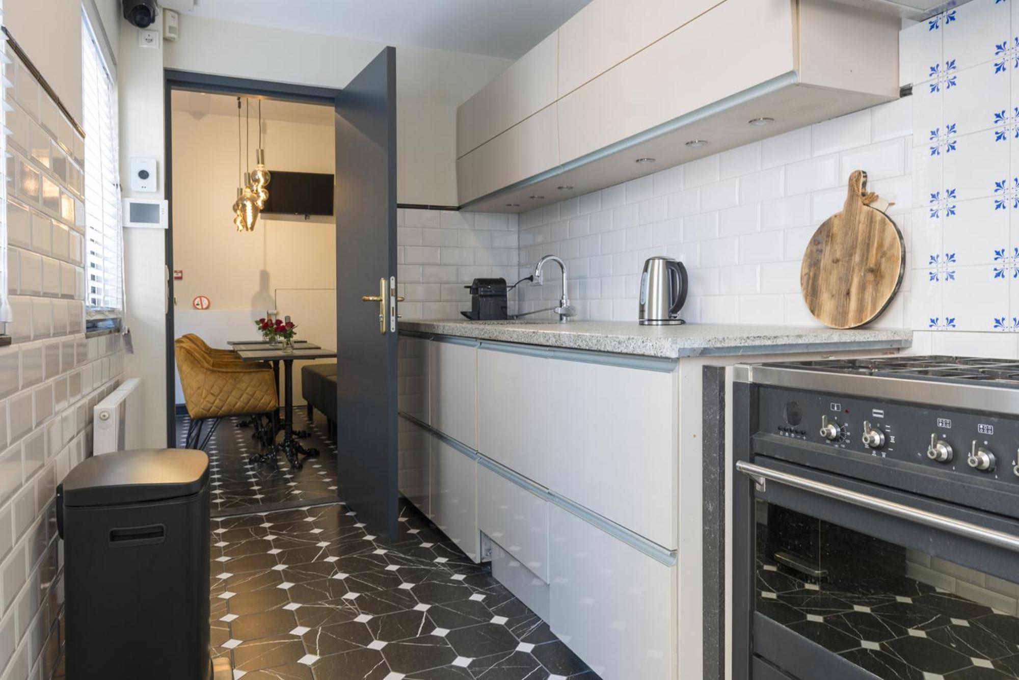 Petite Room With Wifi, Ac, And Shared Kitchen Tilburg Esterno foto